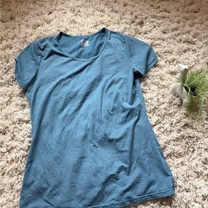 32 Degrees cool gym running workout Ocean Blue Short Sleeve Top